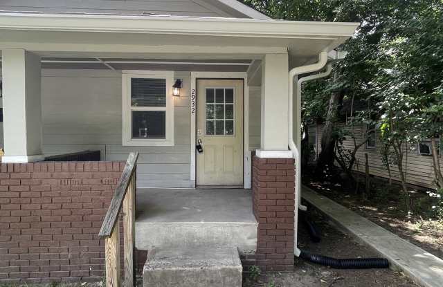 2932 N Dearborn Street photos photos