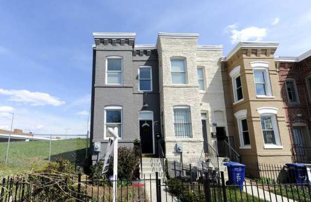 1012 7th Street Southeast Gallery 2