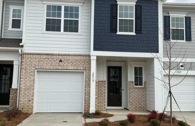 Townhome with 3BR/2.5BA Garage Located in Pergola at Farmington - 2019 Howell Creek Way, Mecklenburg County, NC 28075 Townhome with 3BR/2.5BA Garage Located in Pergola at Farmington - 2019 Howell Creek Way, Mecklenburg County, NC 28075