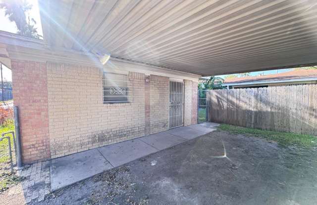812 Walnut (Rear) Gallery 2