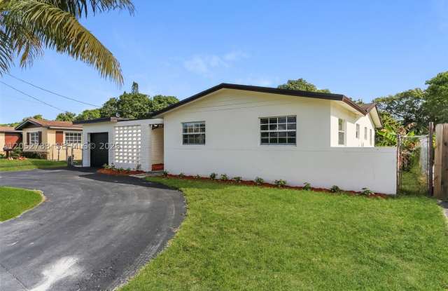 2230 NW 42nd Ave photos photos