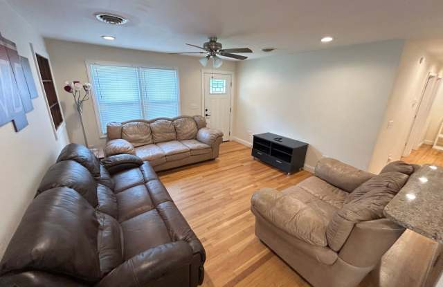 Spacious 4BR Home with 3 Baths, Large Yard & Convenient Blacksburg Location Gallery 4
