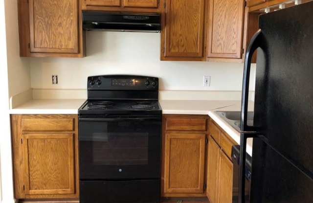 505 Wrought Iron Bnd. Gallery 3