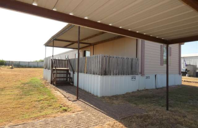3 bedroom, 2 bath - 181 High Cotton Parkway, Merkel, TX 79536
