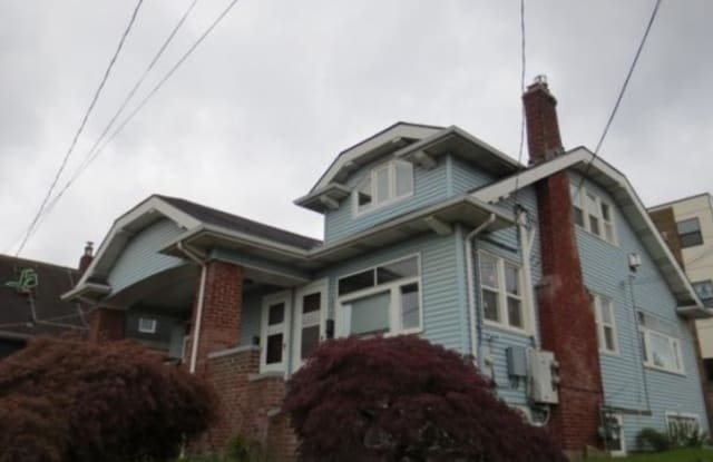 821 N 47th St - 821 North 47th Street, Seattle, WA 98103