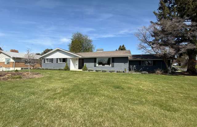 Beautiful Fully Furnished 3-Bedroom Home in Desirable West Valley! photos photos
