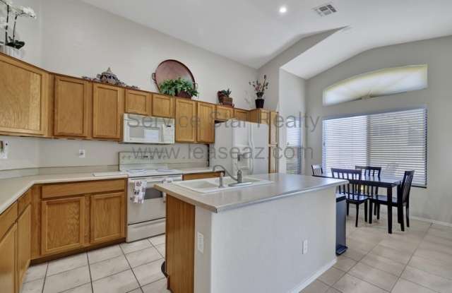 6031 N Castano Dr Gallery 4