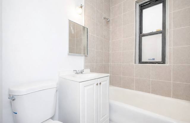 92 E 53rd St photos photos