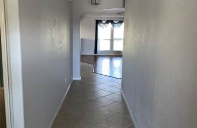 5610 COLCHESTER Drive Gallery 2