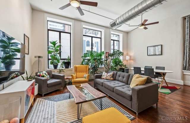 417 Vine Street Gallery 3