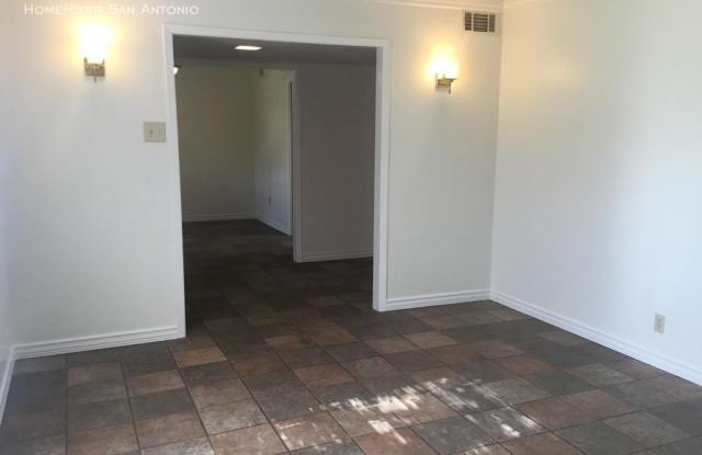 3211 Hitching Post Gallery 2