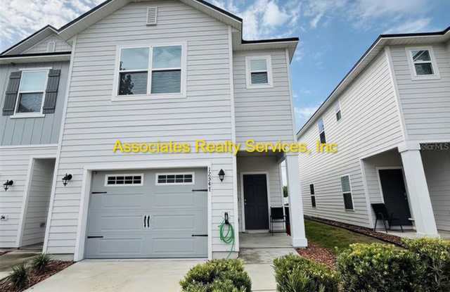 MOVE-IN READY NOW!– 3BR/2BA home in Tara West! END UNIT!!! Gallery 3