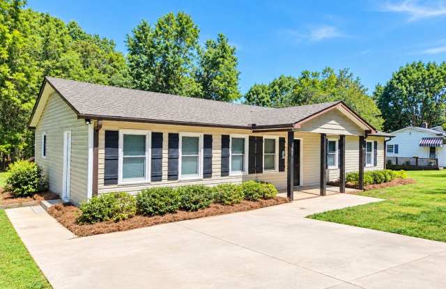 Move In Ready - Wren School District - 3 Bedroom Gallery 3
