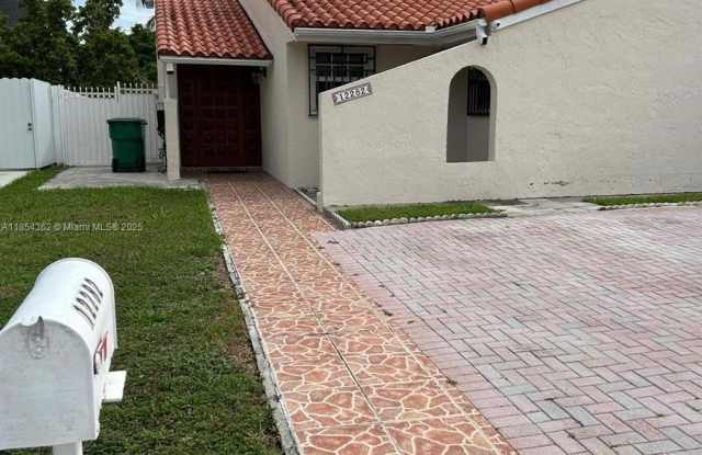 12282 SW 10th St photos photos