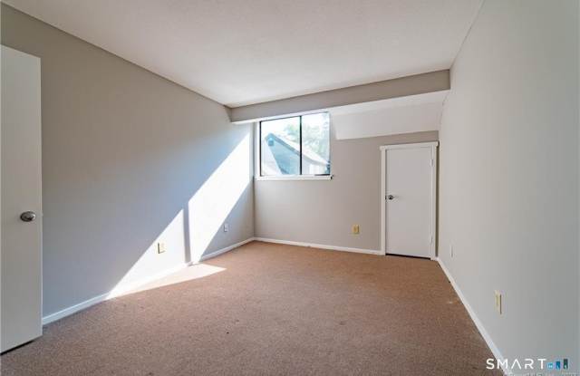 140 Woodvale Drive photos photos