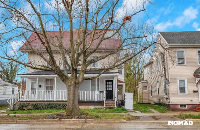 Charming 2BR Duplex in Salem photos photos