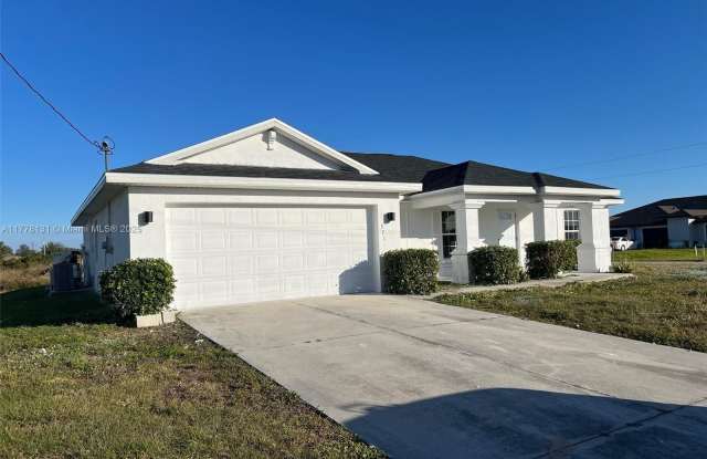 371 Portage Ave - 371 Portage Avenue, Lehigh Acres, FL 33974