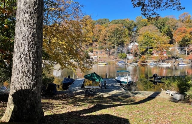 4 W River Styx Rd - 4 West River Styx Road, Hopatcong, NJ 07843