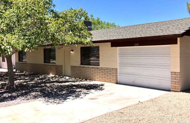 Cute 3 Bedroom Home near Hualapai Mt. School. photos photos