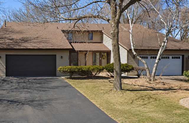 Available Now - $2,600/Month | Spacious 3BR/2BA Twin Home in Eden Prairie photos photos Available Now - $2,600/Month | Spacious 3BR/2BA Twin Home in Eden Prairie photos photos