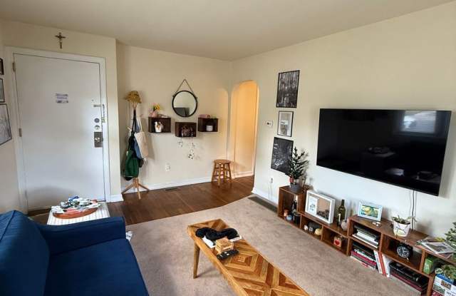 1 bedroom | 1 bath - Oaklyn, NJ - 212 Manheim Avenue, Oaklyn, NJ 08107
