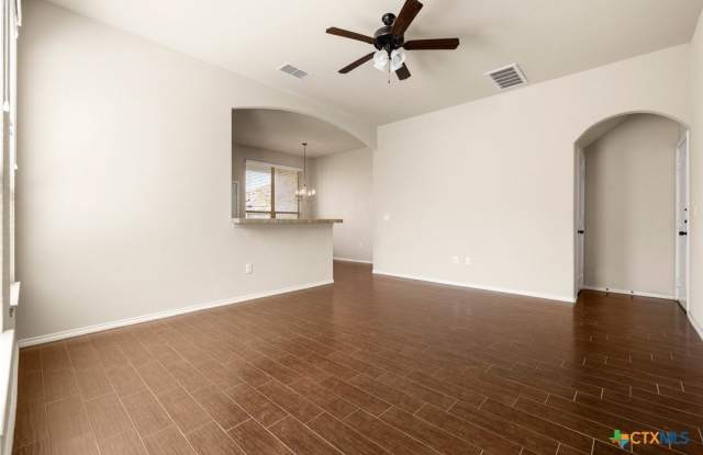 648 Creekside Circle - 648 Creekside Circle, New Braunfels, TX 78130