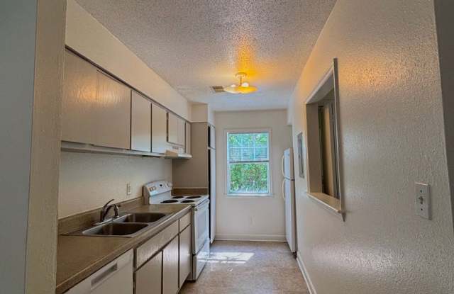 2502-201 Avent Ferry Rd, Raleigh, NC 27606 Gallery 4