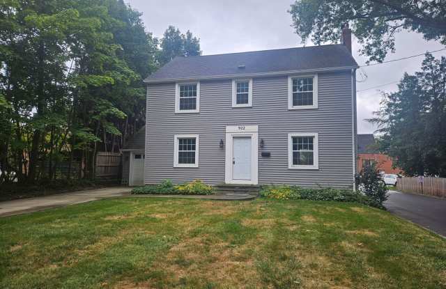 Kent 4 bedroom 1.5 bath house for rent photos photos