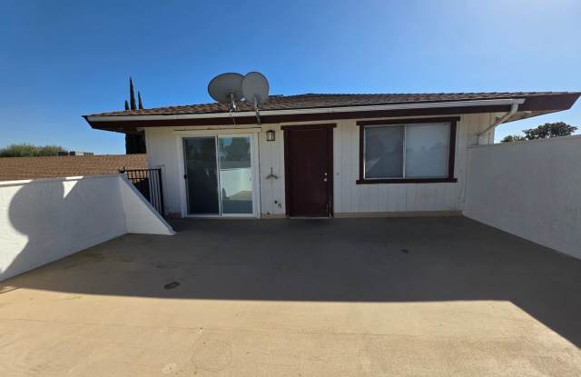 3112 La Costa Street #D - Upstairs Apartment Gallery 1