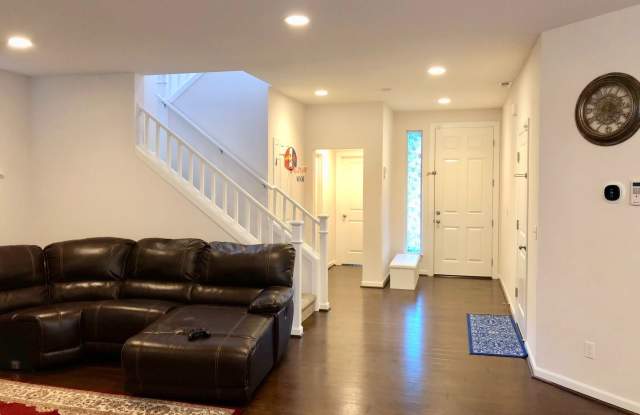 19611 38th Dr. SE Gallery 3