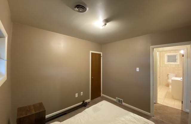 808 Arthur Ave photos photos