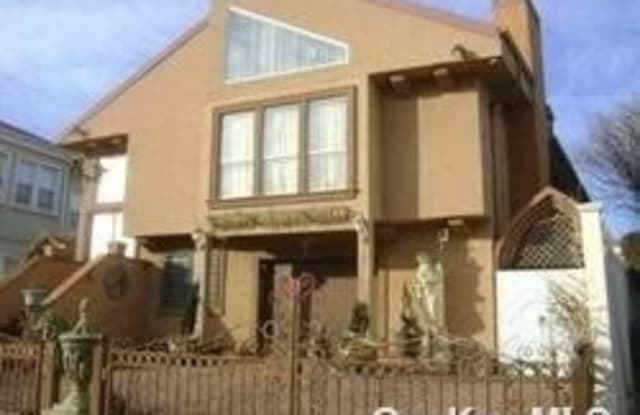 239 W Penn Street - 239 West Penn Street, Long Beach, NY 11561