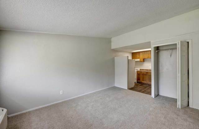 Pelican Pointe Apartments Gallery 4