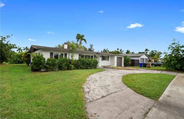 4261 Lagg Avenue - 4261 Lagg Avenue, Fort Myers, FL 33901