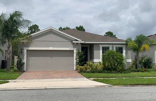 Beautiful 4/3 with fenced yard in Hunters Creek! Available August 2026 photos photos