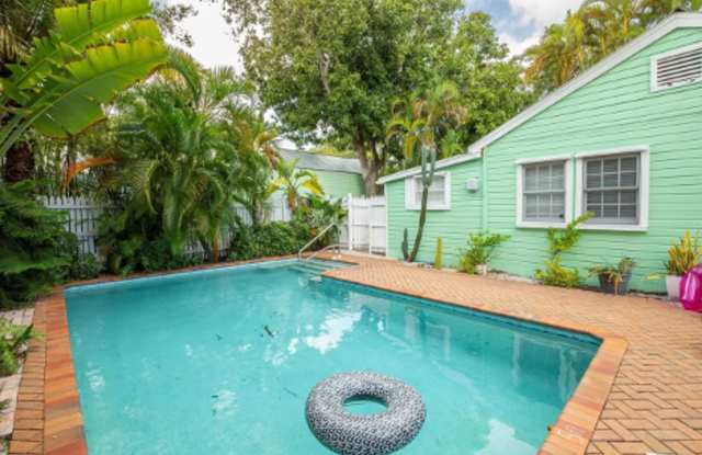 Old Town Cottage Ready for Move In! photos photos