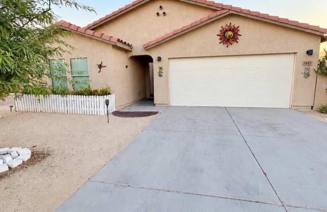 80 W Monte Cristo Drive Gallery 1