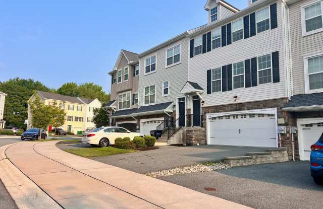 654 JACOBSEN Circle Gallery 1