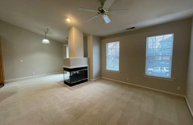 2 Bedroom, 2 Bathroom Townhouse with Garage and New Washer and Dryer! photos photos