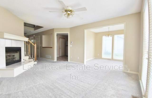 623 NE Swann Circle Gallery 4
