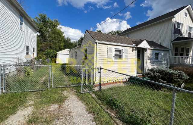 Cute 2 bedrooms 1 bathroom house for rent photos photos