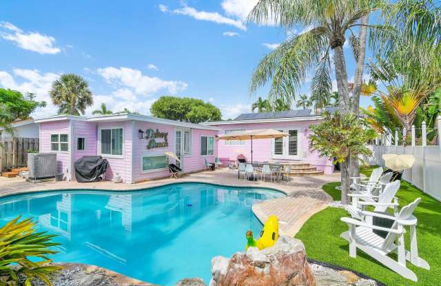 3218 Palm Drive Gallery 1