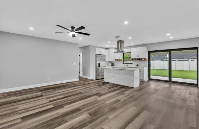 2056 PARK Place Gallery 4