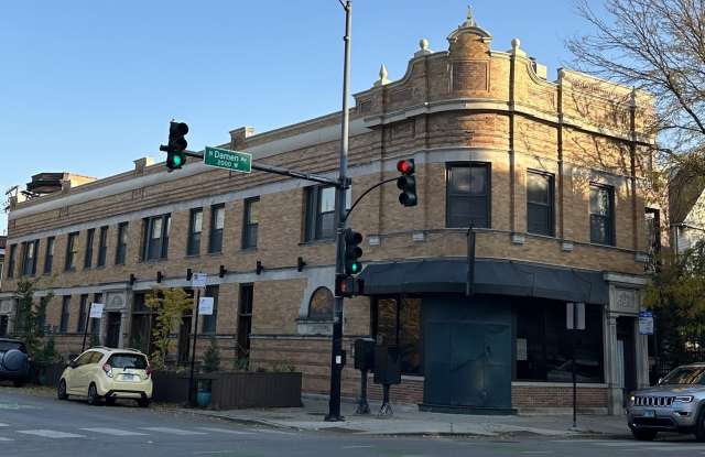 1949 W Grace Street - 1949 West Grace Street, Chicago, IL 60618