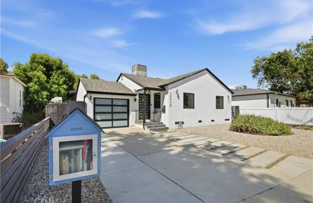17713 Bullock St photos photos