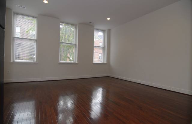 909 N. Calvert St.Suite 300 Gallery 1