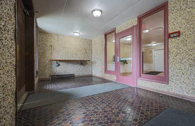 535 S Cleveland Avenue Gallery 4