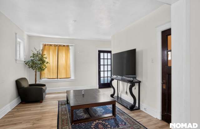 Spacious 1BR Condo in Saint Louis Gallery 1