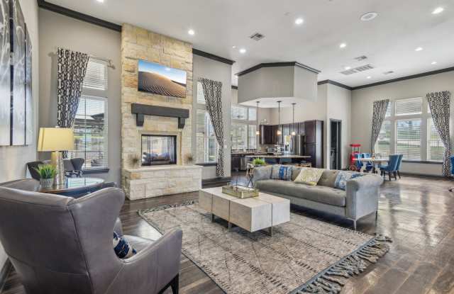 Overlook at Stone Oak Park Apartments Gallery 3