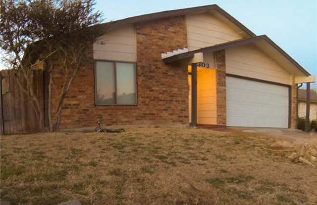 2303 Benbrook Drive - 2303 Benbrook Drive, Carrollton, TX 75007